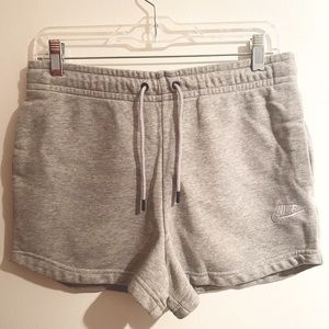 Nike Sportswear Swoosh Pull On Short